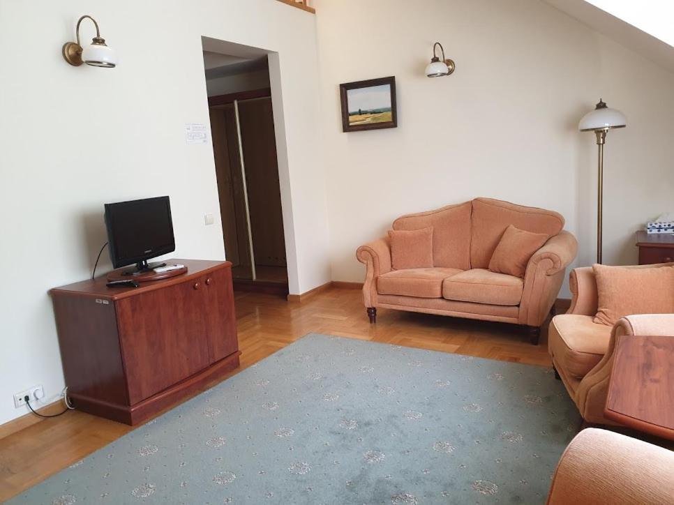 Palac Pod Kampinosem - Blisko Warszawy Leszno  Exterior foto