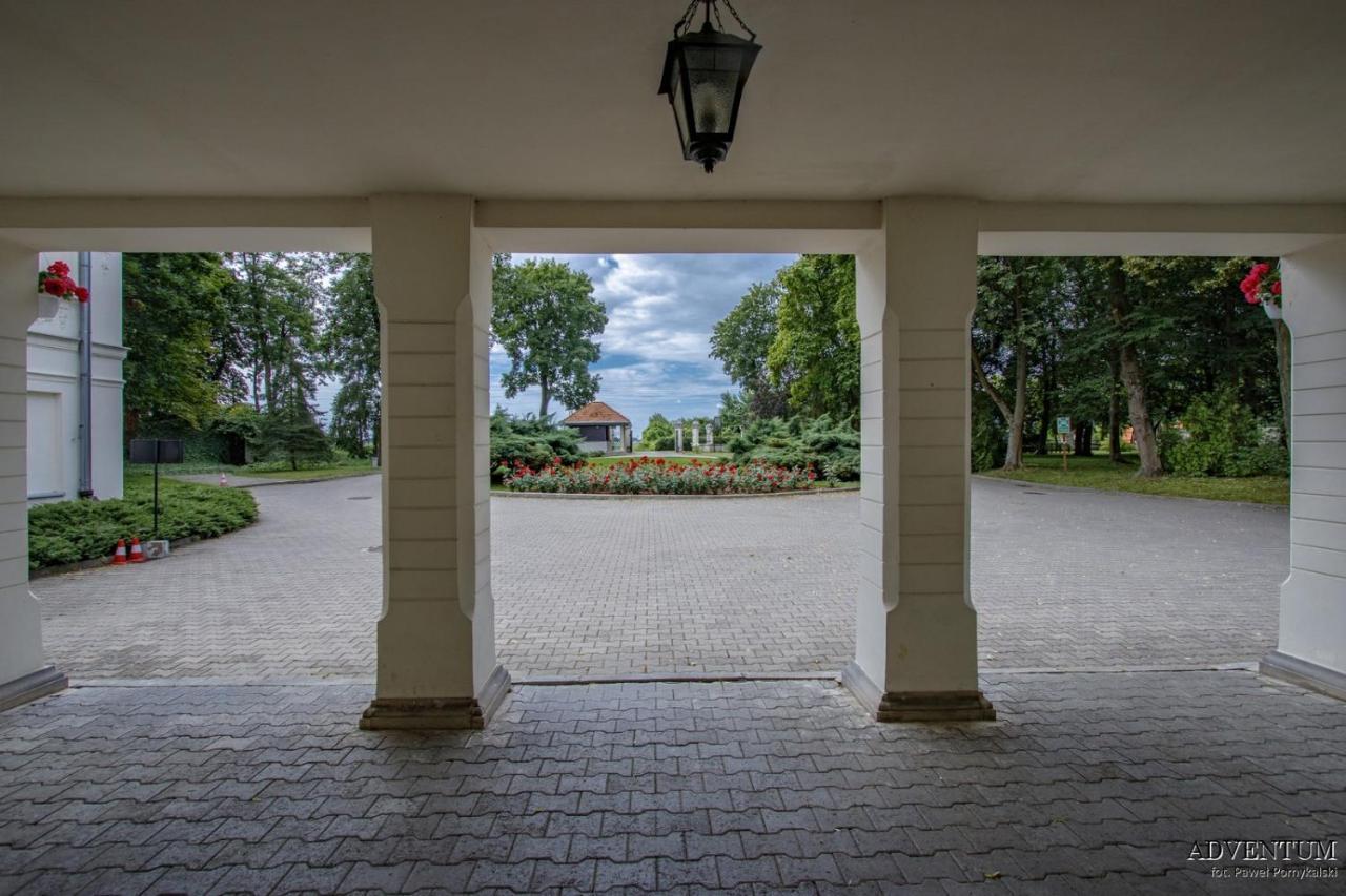 Palac Pod Kampinosem - Blisko Warszawy Leszno  Exterior foto